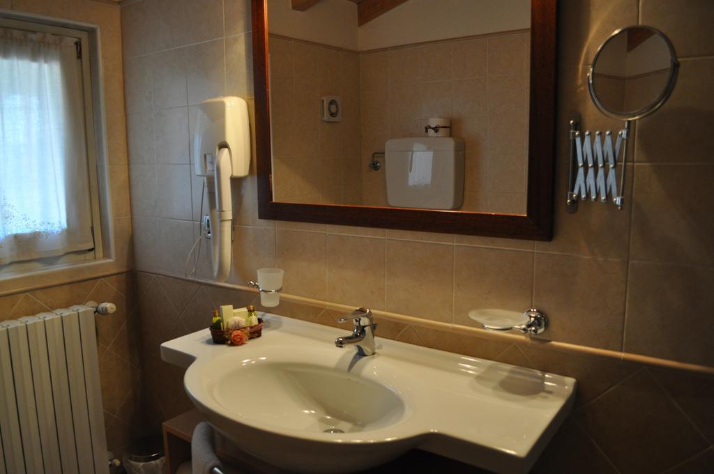 Hotel La Corte Bedizzole Room photo