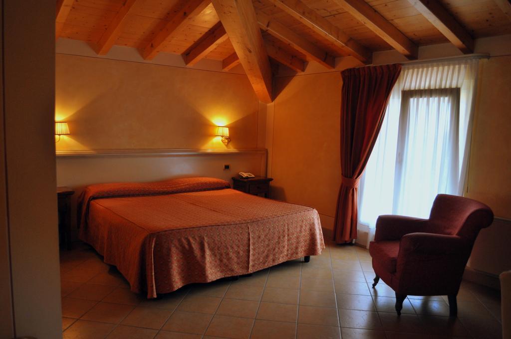 Hotel La Corte Bedizzole Room photo