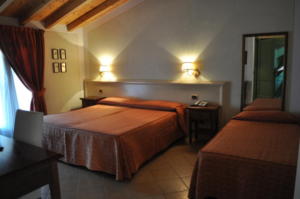 Hotel La Corte Bedizzole Room photo